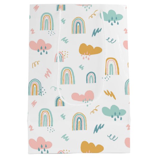 Fun Rainbow & Rain Cloud Pattern Medium Cadeauzakje (Achterkant)