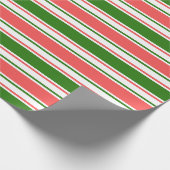 Fun Red, White, Green Kerstgeïnspireerd Pattern Cadeaupapier (Hoek)