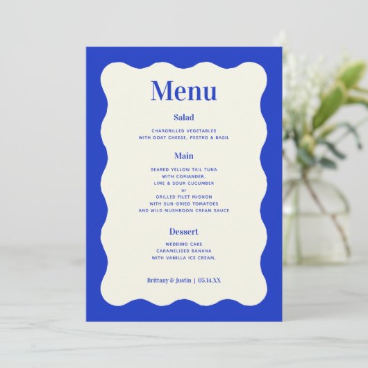 Fun Retro Blue Modern Wavy Wedding Menu Kaarten (Staand voorkant)