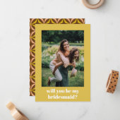 Fun Retro Yellow Pattern Bridesmaid Voorstel Notitiekaartje (Voorkant / Achterkant in situ)