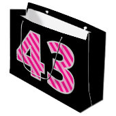 Fun roze gestreept "43"; Happy 43rd Birthday; Naam Groot Cadeauzakje (Voorkant Gekanteld)