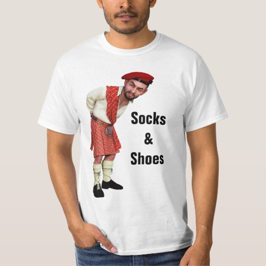 Fun Scottish Kilt Wearers 'Sokken & Shoes' Retort T-shirt (Voorkant)