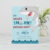 Fun Shark Attack Birthday Party Invitation Kaart (Staand voorkant)