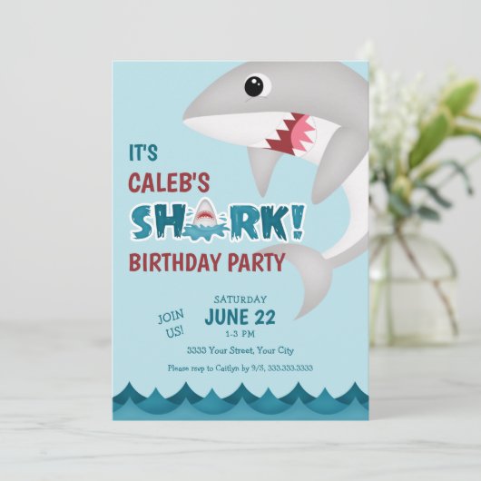 Fun Shark Attack Birthday Party Invitation Kaart (Staand voorkant)