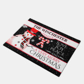 FUN Sneeuwman in rood Pet en sjaal | ZWARTE kerst Deurmat (Schuin)