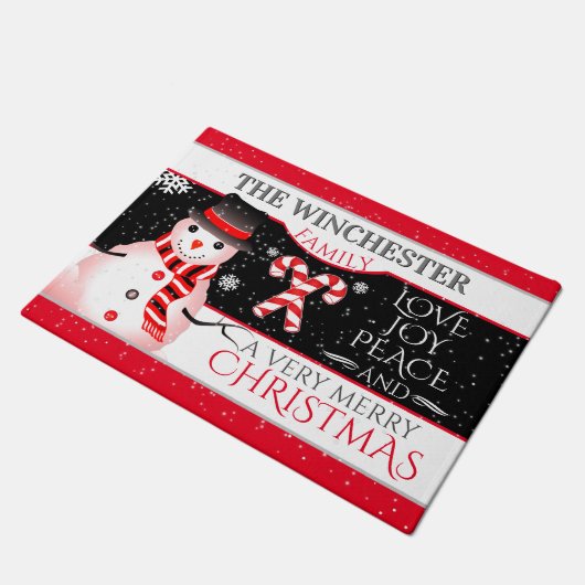 FUN Sneeuwman in zwart Pet en sjaal | BLK Kerstmis Deurmat (Schuin)