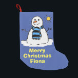 Fun Snowman in een Winter Scene. Kleine Kerstsok<br><div class="desc">Bereid je voor op een bezoek van de kerstman! De kerststaart toont een vage illustratie van een Snowman die in een vorst en sneeuwscooter winterscène is geplaatst. Pas uw eigen naam aan. De Snowman wacht op Kerstmis.</div>