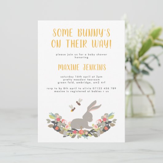 Fun Spring Rabbit Baby shower Invitation Kaart (Staand voorkant)