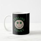Fun St Patrick Day Feeling Lucky Smile Face Meme Koffiemok (Links)