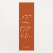 Fun Terracotta Rust Script Yoga nu Pizza later Yogamat (Voorkant)