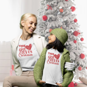 Fun this Girl houdt van de rode kersttekst T-shirt