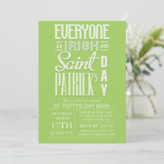Fun Typography St. Patrick's Day Bash Dinner Party Kaart (Staand voorkant)
