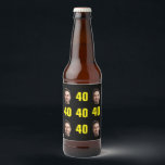Fun Unique 40th Birthday Photo Cool Retro Bier Etiket<br><div class="desc">Leuke 40e verjaardag foto Bierflesetiketten in een retro gewaagd geel en zwart design. Het jaar is aanpasbaar voor elk verjaardagsjaar! Om het uitsnijdeffect te krijgen, gebruikt u een png-bestand met de achtergrond al uitgesneden. Als dat niet het geval is, wordt de foto weergegeven als een cirkel met een eigen achtergrond,...</div>