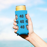 Fun Unique 40th Birthday Photo Cool Retro Seltzer Blikjeskoeler<br><div class="desc">Leuke 40e verjaardag foto seltzer koelbox in een retro vet lichtblauw ontwerp. Het jaar is aanpasbaar aan elk verjaardagsjaar! Gebruik een png-bestand waarvan de achtergrond al is uitgesneden om het uitknipeffect te verkrijgen. Zo niet, dan zal de foto verschijnen als een cirkel omringd door zijn eigen achtergrond, net als de...</div>
