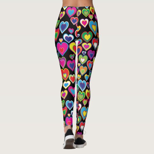 Fun Vibrant Eye-catching Rainbow of Hearts Pattern Leggings (Achterkant)