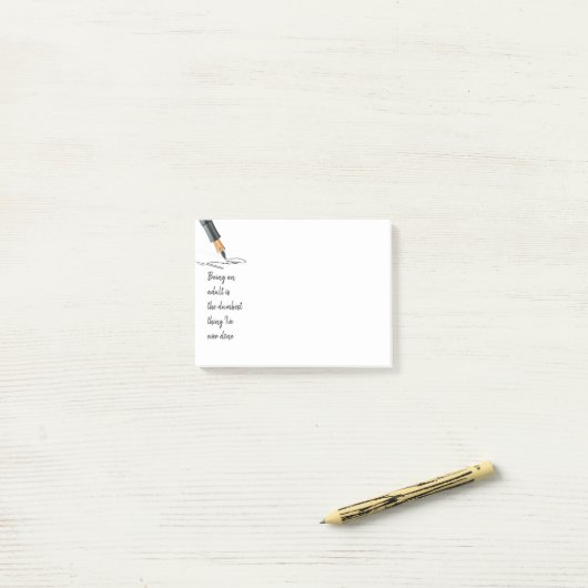 Fun was een volwassen duumbesten ooit citeerde post-it® notes (Op bureau)