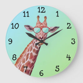 Fun Whimsical Giraffe die zonnebrillen draagt op G Grote Klok