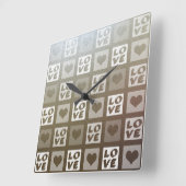 Fun Whimsical Love and Hearts Vierkante Klok (Hoek)