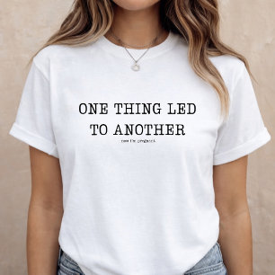 Functige zwangerschapsaankondiging baby onthulling t-shirt