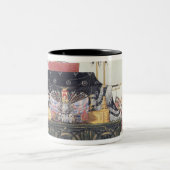 Funeral Car van de hertog van Wellington, 1853 Tweekleurige Koffiemok (Center)