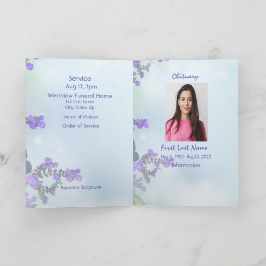 Funeral Program Custom White Lily Purple Flowers Programma (Binnen)