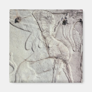 Funeral urn met carved relief of a Griffin Magneet