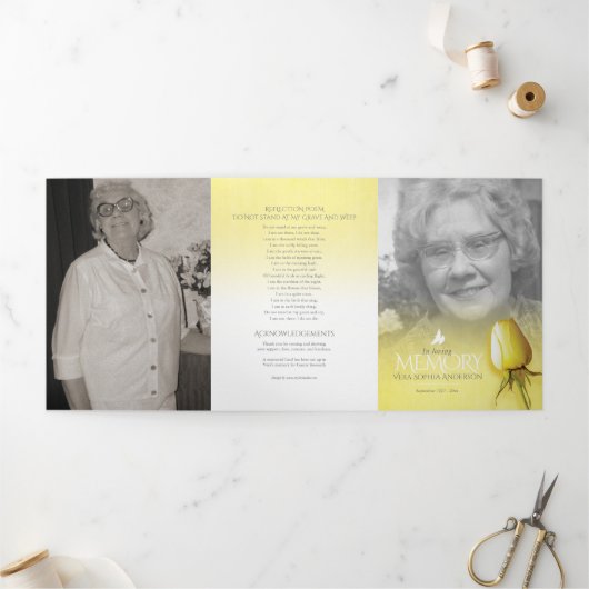 Funerale programmaorde van dienst gele roos drieluik programma (Buitenkant)