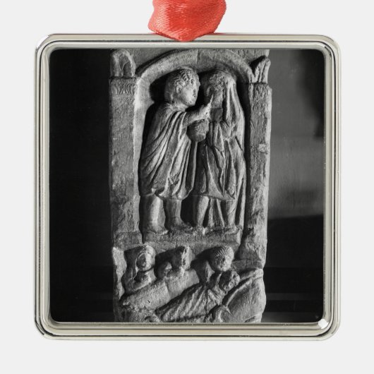 Funerary stela die een dokter voorstelt metalen ornament (Voorkant)