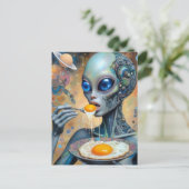 Funky alien eten gebakken eieren met loopdooiers briefkaart (Staand voorkant)