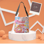 Funky Canvas tas 80s stijl<br><div class="desc">Dit kleurrijke, funky Canvas tas originele kunststuk heeft een funky lappendeken 80s stijl op een kleurrijke abstracte achtergrond van stoffige blauw en tangerine sinaasappel met roze, geel en groen. Deze leuke, grappige canvas tas zit vol met artsachtige stijl en kan worden aangepast met jouw naam! Je volgende boodschapperje werd een...</div>