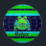 Funky Colorful Frog RELAX Blauwgroen Limoen marine Dartbord<br><div class="desc">Een funky kleurrijke kikker met het woord "Relax" in kalkgroene,  blauwgroen blauwe en jaloezie blauwe strepen.  Een grappig kleurrijk ontwerp. 

 "funky frog" "grappige kikker" "kikker" "broodje" "kleurrijk" "flamboyant" "ontspant" "blauwe en groene strepen" "grappige kikker" "gekke" gekke kleuren</div>