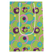 Funky Green Circles Gift Bag Medium Cadeauzakje (Achterkant)