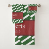 Funky Green Pattern Familienaam en Year Modern Bad Handdoek (Insitu)