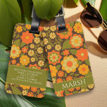 Funky Kleurrijke Aardse Bloemen Patroon - Monogram Bagagelabel<br><div class="desc">Een leuk bloemmotief in goud, saliegroen, sinaasappel en geel met een gezellig, cottagecore patroon. Voeg een monogram toe aan dit meisjesachtige, bloemige ontwerp. Als uw illustratie nog moet worden aangepast, klikt u op de knop Deze aanpassen. Dit brengt je naar een ontwerpgebied waar je dingen kunt verplaatsen en zelfs lettertypen...</div>