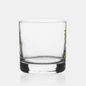 Funky kleurrijke opknoping klokkenspel midden van  whisky glas (Rechts)