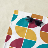 Funky Kleurrijke Retro  Geometrisch Patroon Strandlaken (In situ)