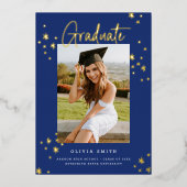 Funky Modern Blue Gold Afstuderen aangekondigd Folie Uitnodiging (Voorkant)