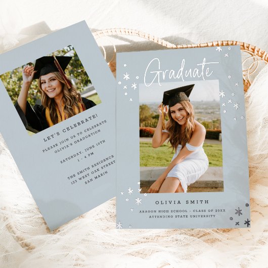 Funky Modern Grey Silver Afstuderen aangekondigd Folie Uitnodiging