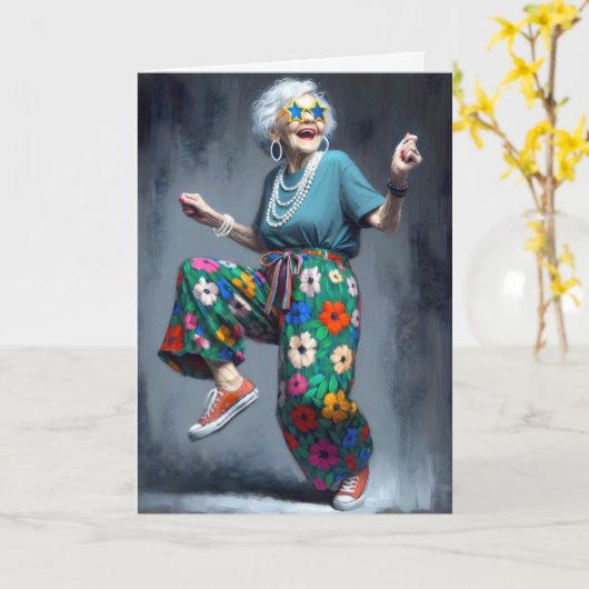 Funky Old Birthday Lady Dancing Kaart (Gele Bloem)