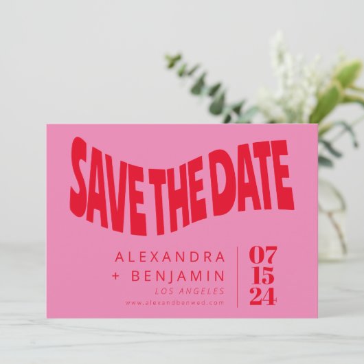 Funky Retro Mod Unieke Roze en Rode Foto Save The Date (Staand voorkant)