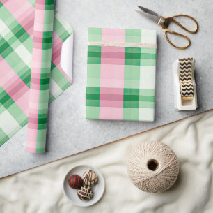 Funky roze en groen geruite tartanpatroon cadeaupapier