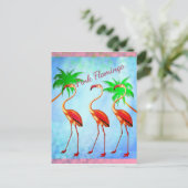 Funky roze flamingo's palmbomen blauwe lucht briefkaart (Staand voorkant)