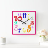 Funky, veelkleurige getallen met een te grote groo vierkante klok (Huis)