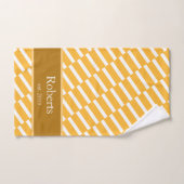 Funky Yellow Pattern Familienaam en Year Modern Bad Handdoek (Handdoek)