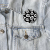 Funky zwarte en witte bloemen ronde button 5,7 cm (In situ)