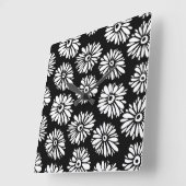 Funky zwarte en witte bloemen vierkante klok (Hoek)