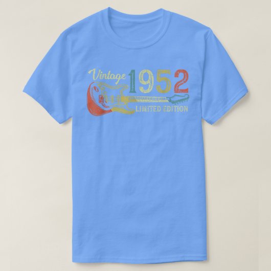 Funny 1952 birthday gift for men Guitar Lover 70th T-shirt (Design voorkant)