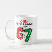 Funny 2025 The Year I Survived Barely 67 Christmas Koffiemok (Links)