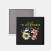Funny 2025 The Year I Survived Barely 67 Christmas Magneet (Voorkant / Achterkant)