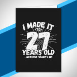 Funny 27th Birthday Quote Sarcastic 27 Year Old Kaart<br><div class="desc">Dit grappige 27e verjaardagsontwerp maakt een geweldige sarcastische humor grap of een nieuw cadeau voor een 27-jarig verjaardagsthema of een verrassend 27e verjaardagsfeestje! Kenmerken "Ik heb het gemaakt tot 27 jaar oud.. Niets maakt me uit" grappige 27e verjaardagsmeme die veel lacht zal krijgen van familie, vrienden, feestgasten en ook de...</div>